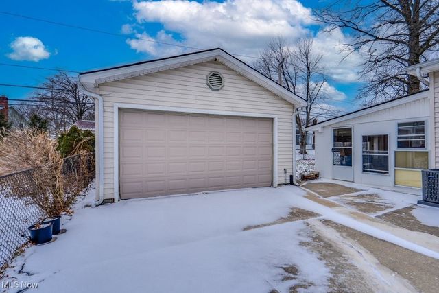 5678 Decker Road, North Olmsted, OH 44070