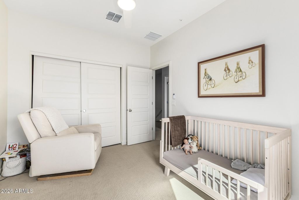 Image 17 of property listing at 2265 W ECHO Lane, Phoenix, AZ 85021