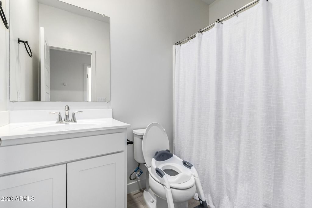 Image 18 of property listing at 2265 W ECHO Lane, Phoenix, AZ 85021