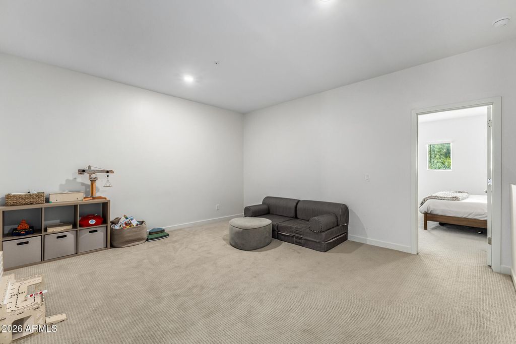 Image 19 of property listing at 2265 W ECHO Lane, Phoenix, AZ 85021