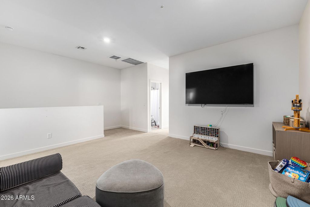 Image 20 of property listing at 2265 W ECHO Lane, Phoenix, AZ 85021