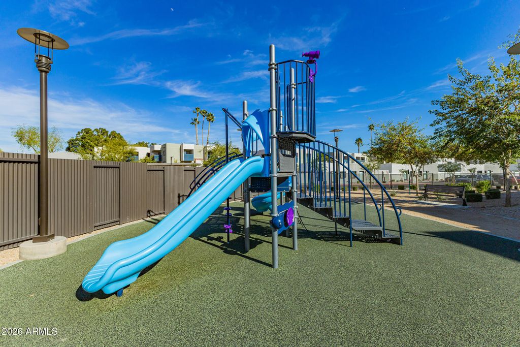 Image 32 of property listing at 2265 W ECHO Lane, Phoenix, AZ 85021