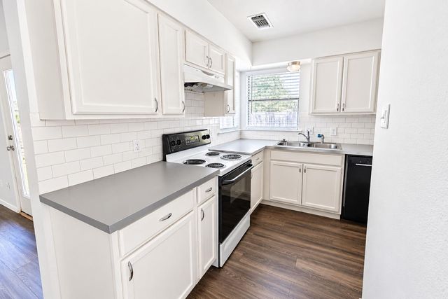 9412 Teasdale TER B, Austin, TX 78753