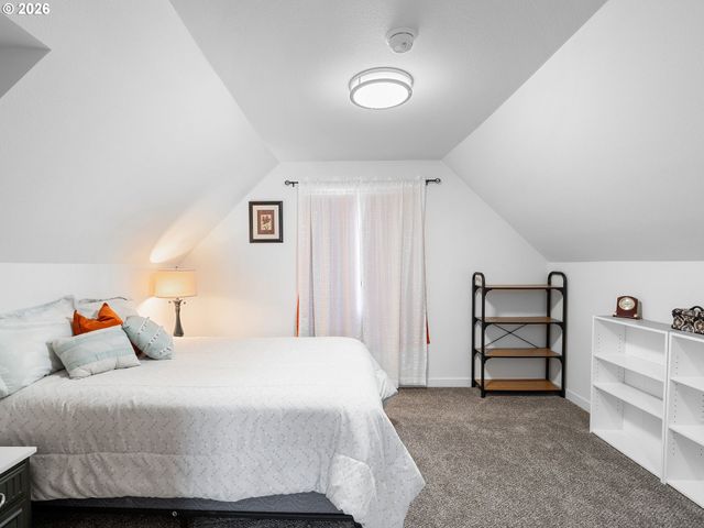1677 E MAIN St, Hillsboro, OR 97123