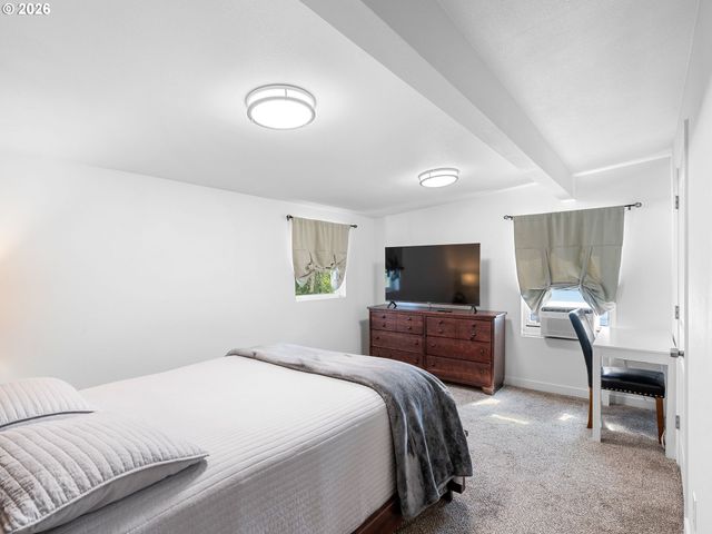 1677 E MAIN St, Hillsboro, OR 97123