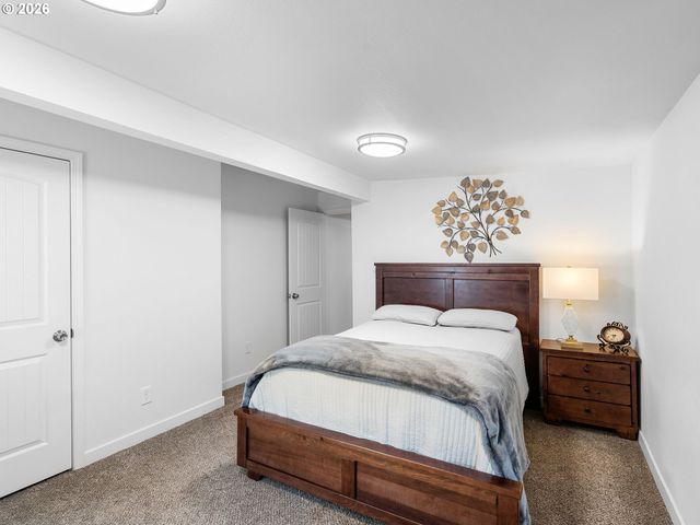 1677 E MAIN St, Hillsboro, OR 97123
