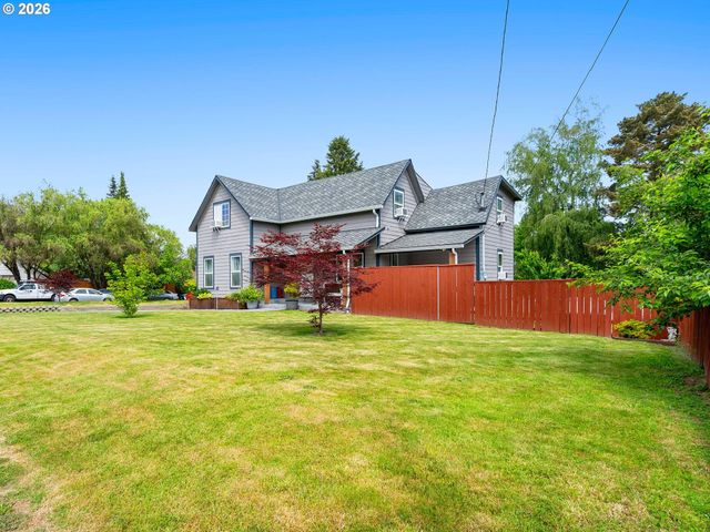 1677 E MAIN St, Hillsboro, OR 97123