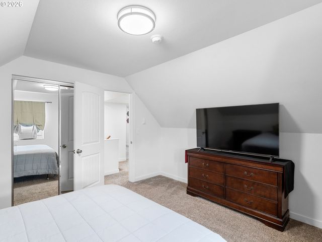 1677 E MAIN St, Hillsboro, OR 97123