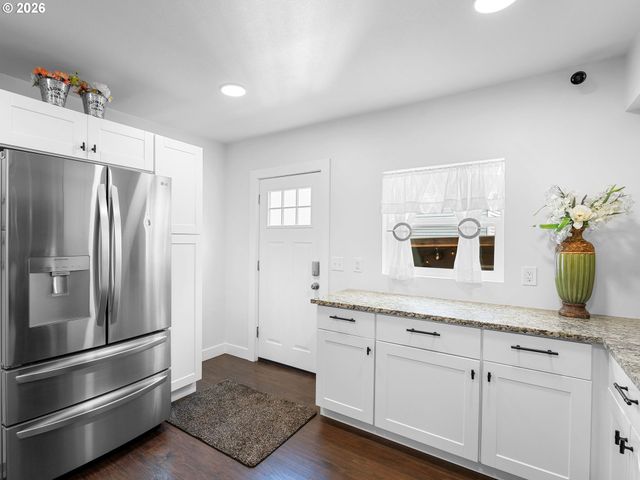 1677 E MAIN St, Hillsboro, OR 97123