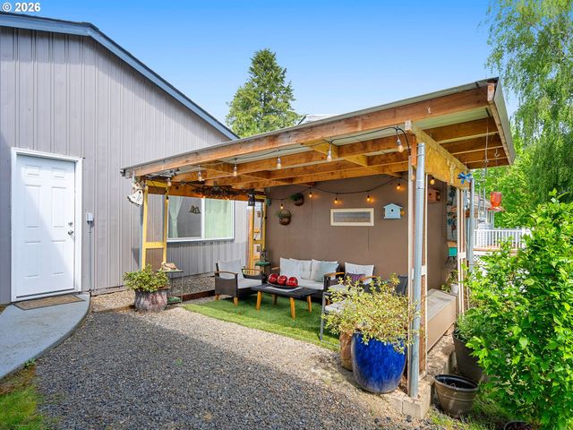 1677 E MAIN St, Hillsboro, OR 97123