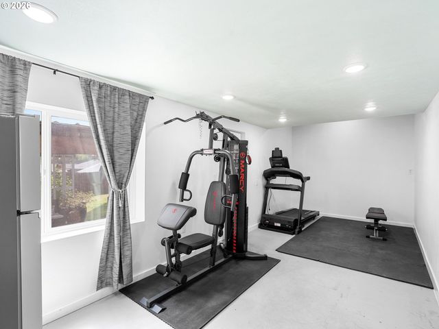 1677 E MAIN St, Hillsboro, OR 97123