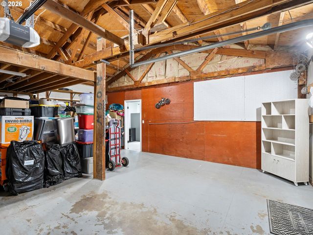 1677 E MAIN St, Hillsboro, OR 97123