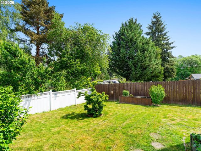 1677 E MAIN St, Hillsboro, OR 97123