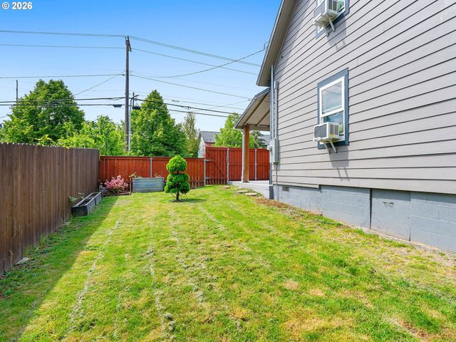 1677 E MAIN St, Hillsboro, OR 97123