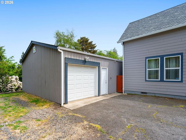 1677 E MAIN St, Hillsboro, OR 97123