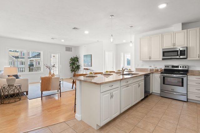 360 Andover Street 2302, Danvers, MA 01923