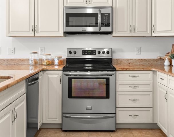 360 Andover Street 2302, Danvers, MA 01923