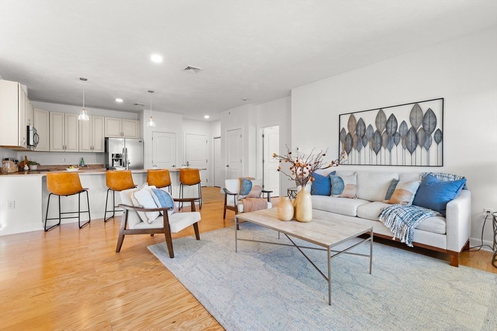 360 Andover Street 2302, Danvers, MA 01923