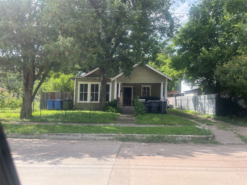 2111 Herring Avenue, Waco, TX 76708