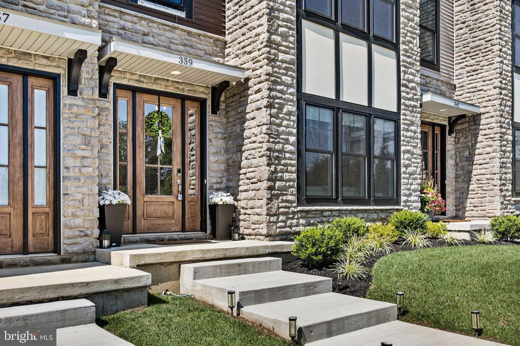 359 W HORSESHOE TRL, NEWTOWN SQUARE, PA 19073 — exterior