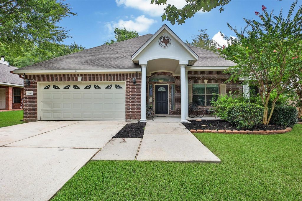 12605 Dover Drive, Montgomery, TX 77356