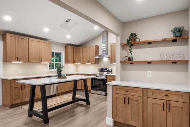 144 Santana Circle, Reeds Spring, MO 65737