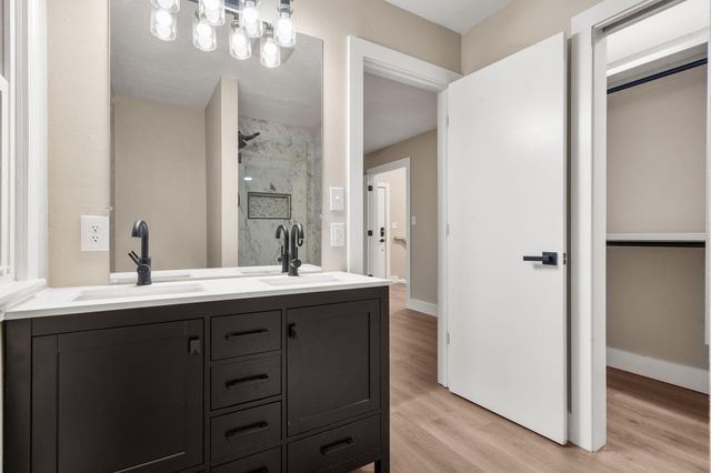 144 Santana Circle, Reeds Spring, MO 65737