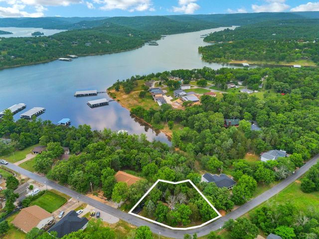 144 Santana Circle, Reeds Spring, MO 65737