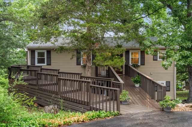 144 Santana Circle, Reeds Spring, MO 65737