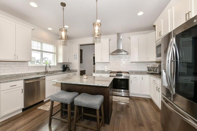 N50W19665 Tamarind WAY, Menomonee Falls, WI 53051