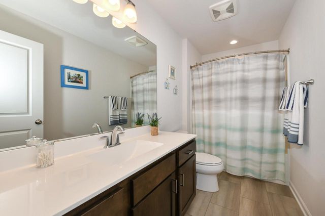 N50W19665 Tamarind WAY, Menomonee Falls, WI 53051