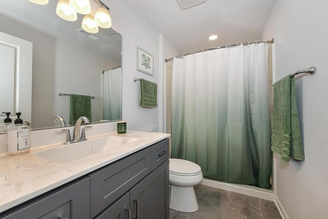 N50W19665 Tamarind WAY, Menomonee Falls, WI 53051