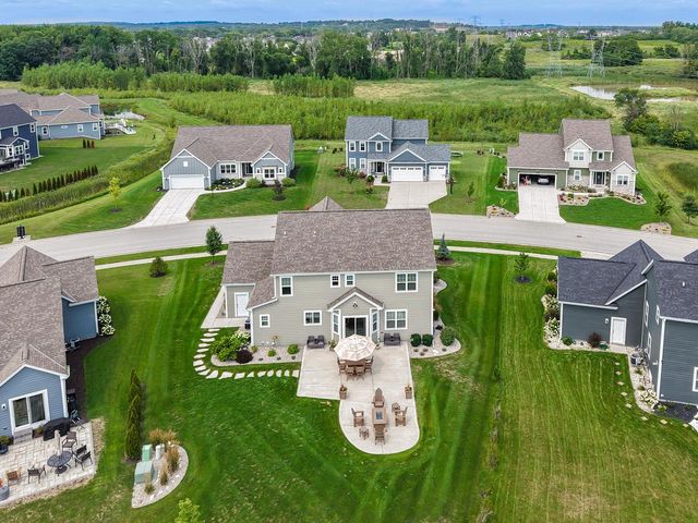 N50W19665 Tamarind WAY, Menomonee Falls, WI 53051