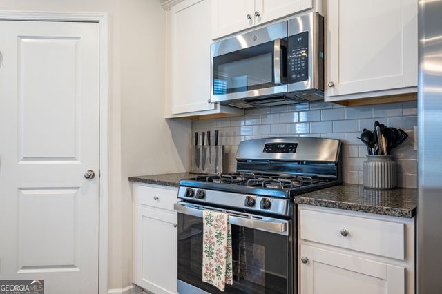 290 Mahone Drive, Lilburn, GA 30047
