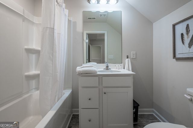 290 Mahone Drive, Lilburn, GA 30047