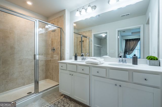 290 Mahone Drive, Lilburn, GA 30047