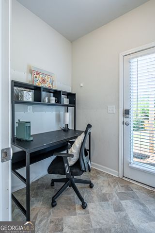 290 Mahone Drive, Lilburn, GA 30047