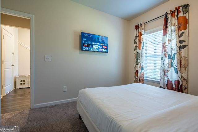 290 Mahone Drive, Lilburn, GA 30047