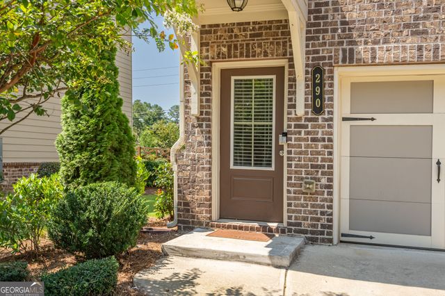 290 Mahone Drive, Lilburn, GA 30047