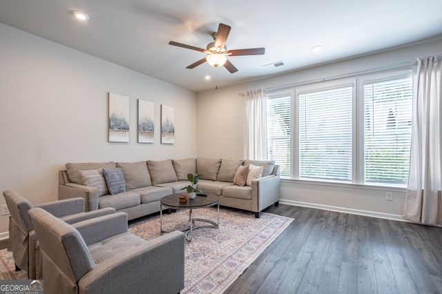290 Mahone Drive, Lilburn, GA 30047