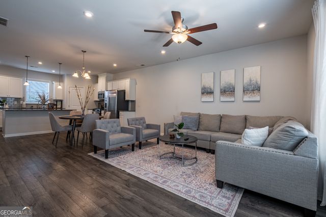 290 Mahone Drive, Lilburn, GA 30047
