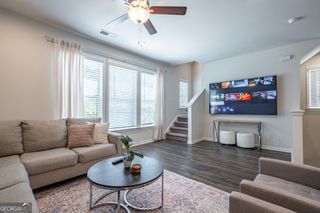290 Mahone Drive, Lilburn, GA 30047