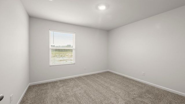 7949 ROYSTER CREEK DR E, Millington, TN 38053