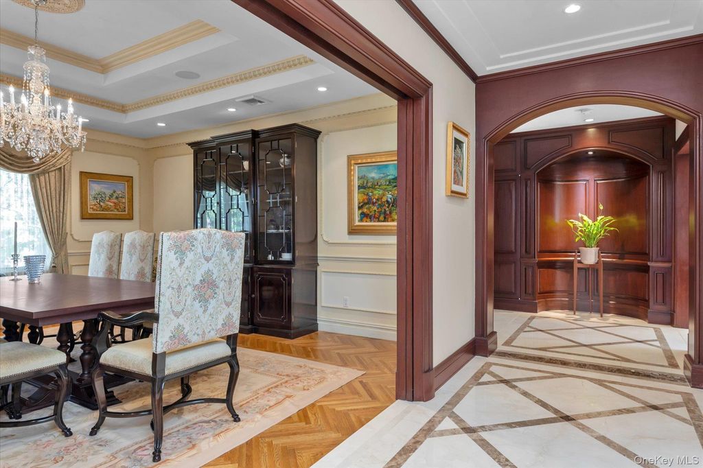 23728 Beverly Road, Douglaston, NY 11363 — photo 5