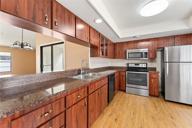 2024 SHEFFIELD COURT, Oldsmar, FL 34677