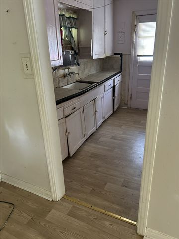 2922 Brandon Street, Dallas, TX 75211