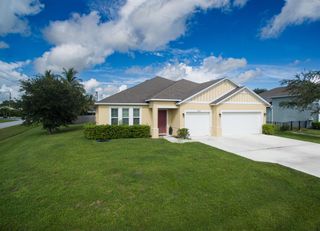 6460 NW Flair Street, Port St Lucie, FL 34986