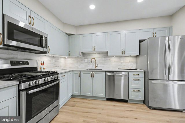 42 WHITE PINE COURT, Lafayette Hill, PA 19444