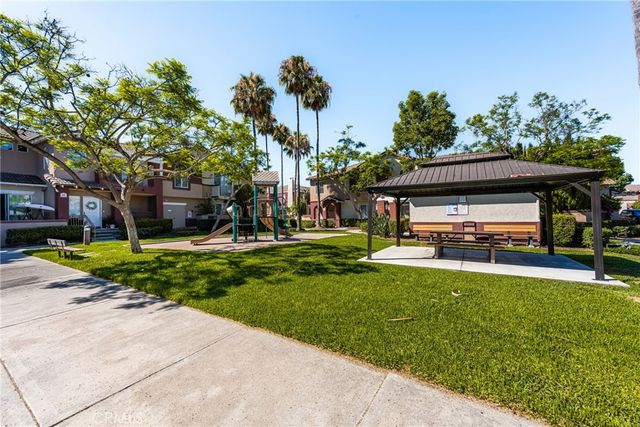 57 Santa Barbara Court, Lake Forest, CA 92610
