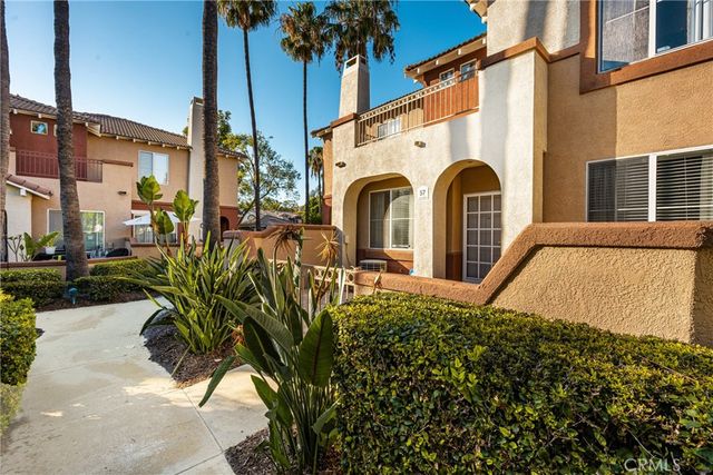 57 Santa Barbara Court, Lake Forest, CA 92610